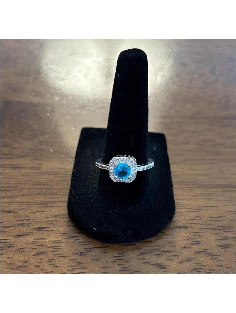 Elegant Silver and Blue Costume Gemstone Ring